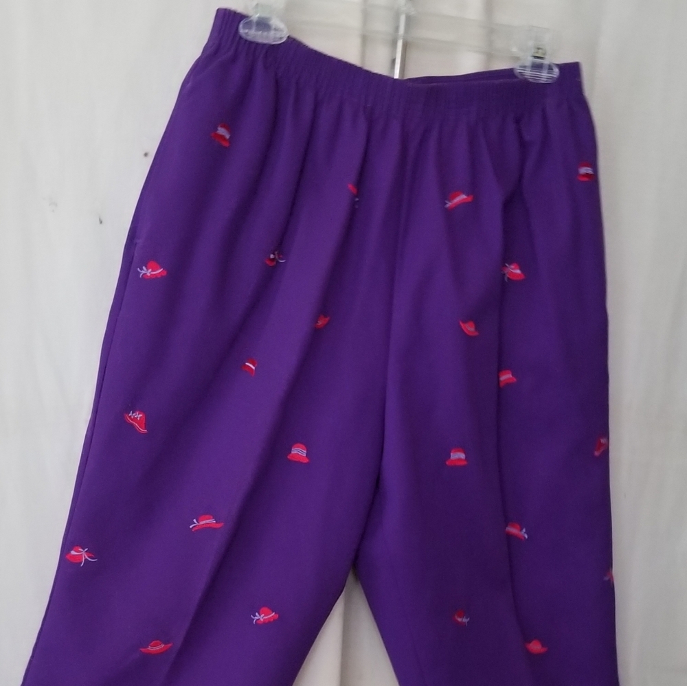 Capris - Picture 1 of 3